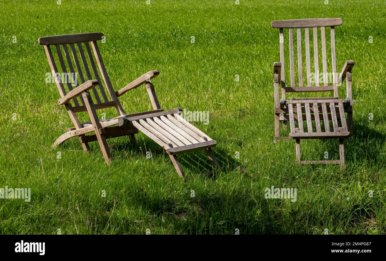 Classic deck chairs hires stock photography and images Alamy