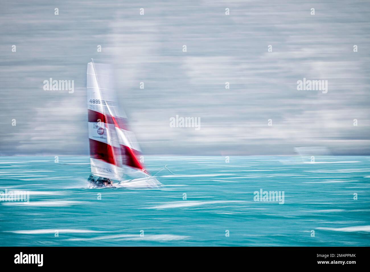 catamaran lake garda