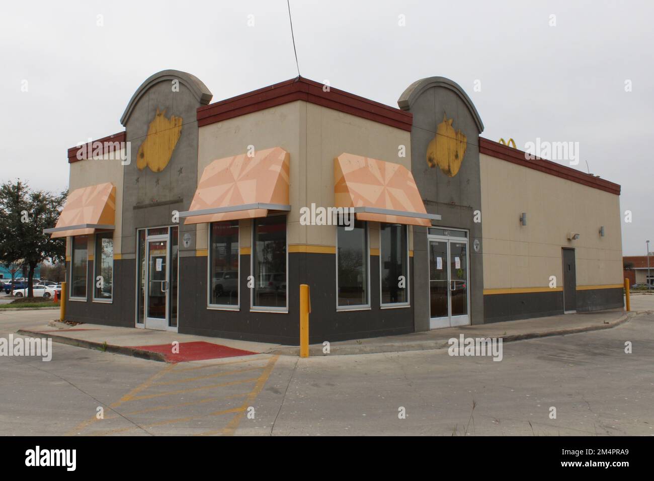 Outside view of a church s chicken location that is permanently closed