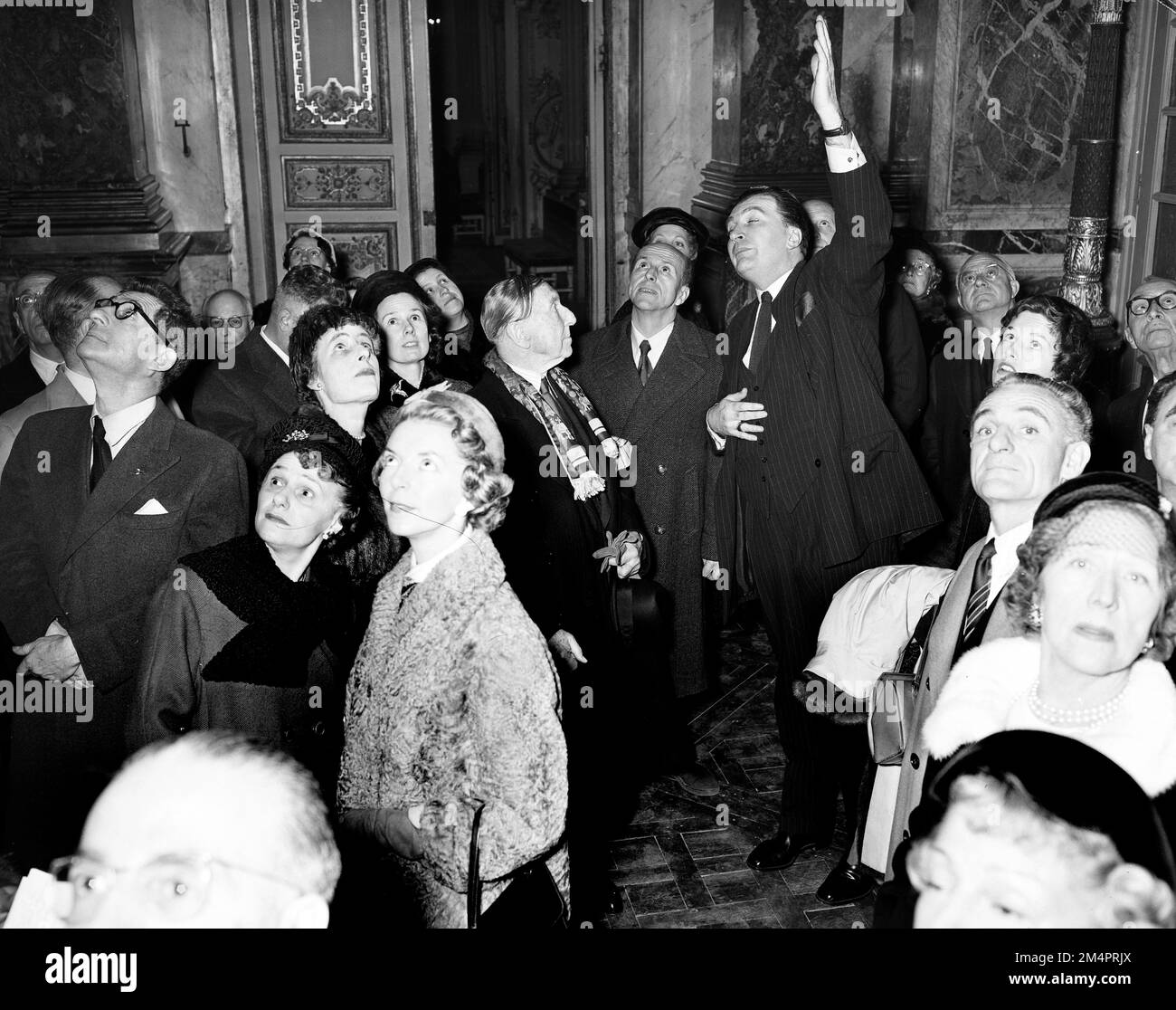 Versaille Palace, Sy Americains des Amis de Versailles Gives Recovered