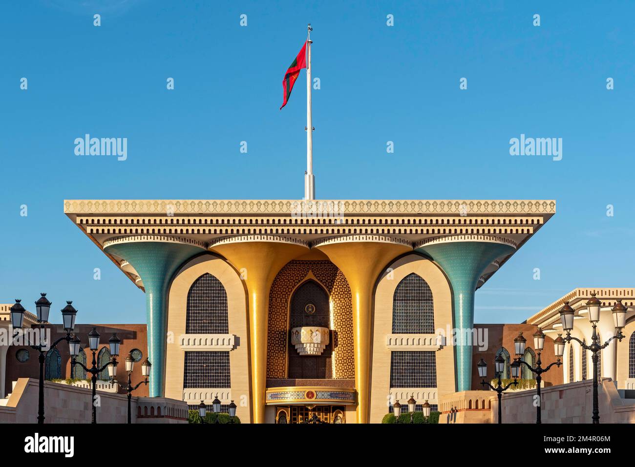 Al Alam Palace, Muscat, Oman Stock Photo - Alamy