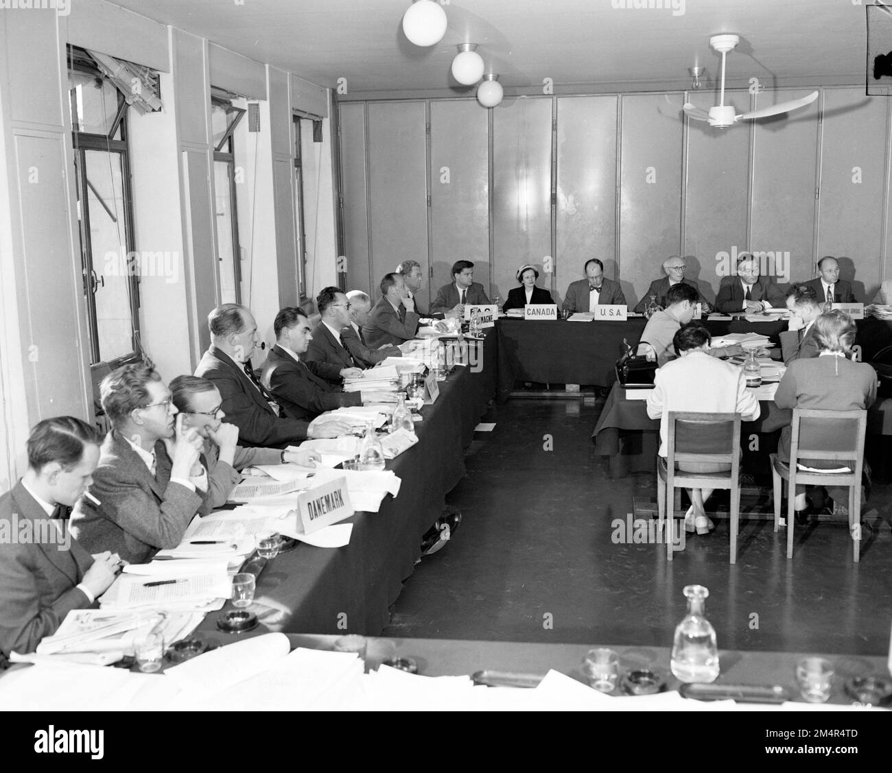 OEEC Foor and Agriculture Committee Meeting. Photographs of Marshall Plan Programs, Exhibits, and Personnel Stock Photo