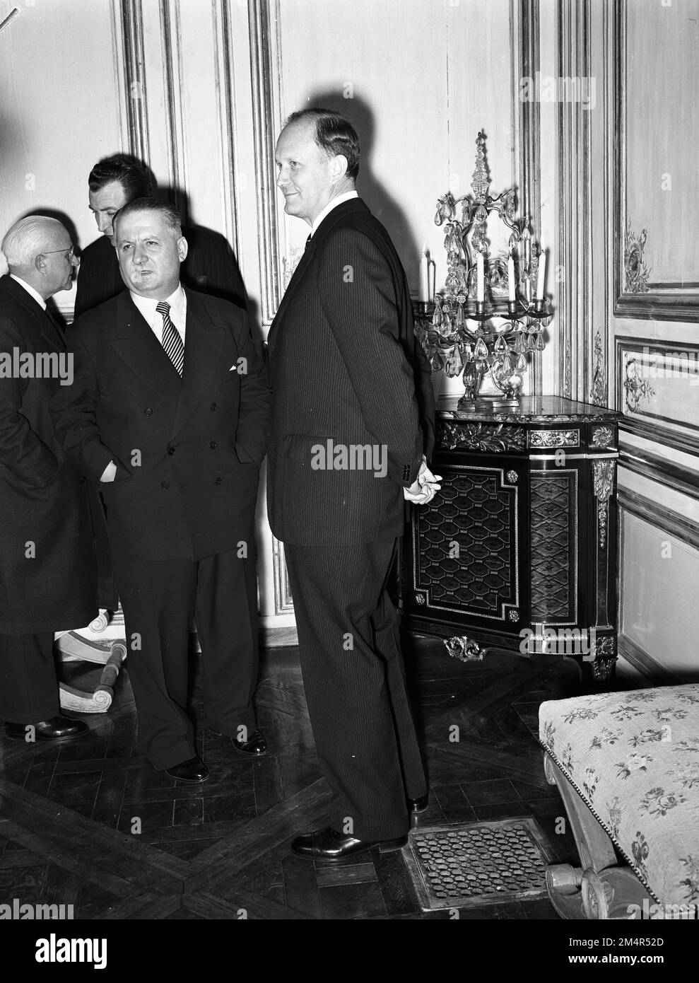 Versaille Palace, Sy Americains des Amis de Versailles Gives Recovered