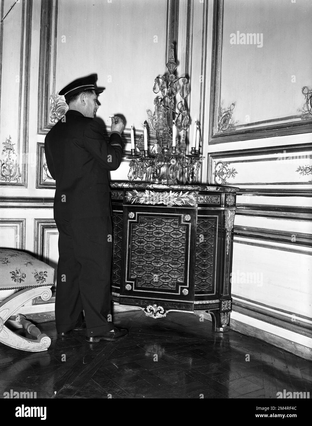 Versaille Palace, Sy Americains des Amis de Versailles Gives Recovered