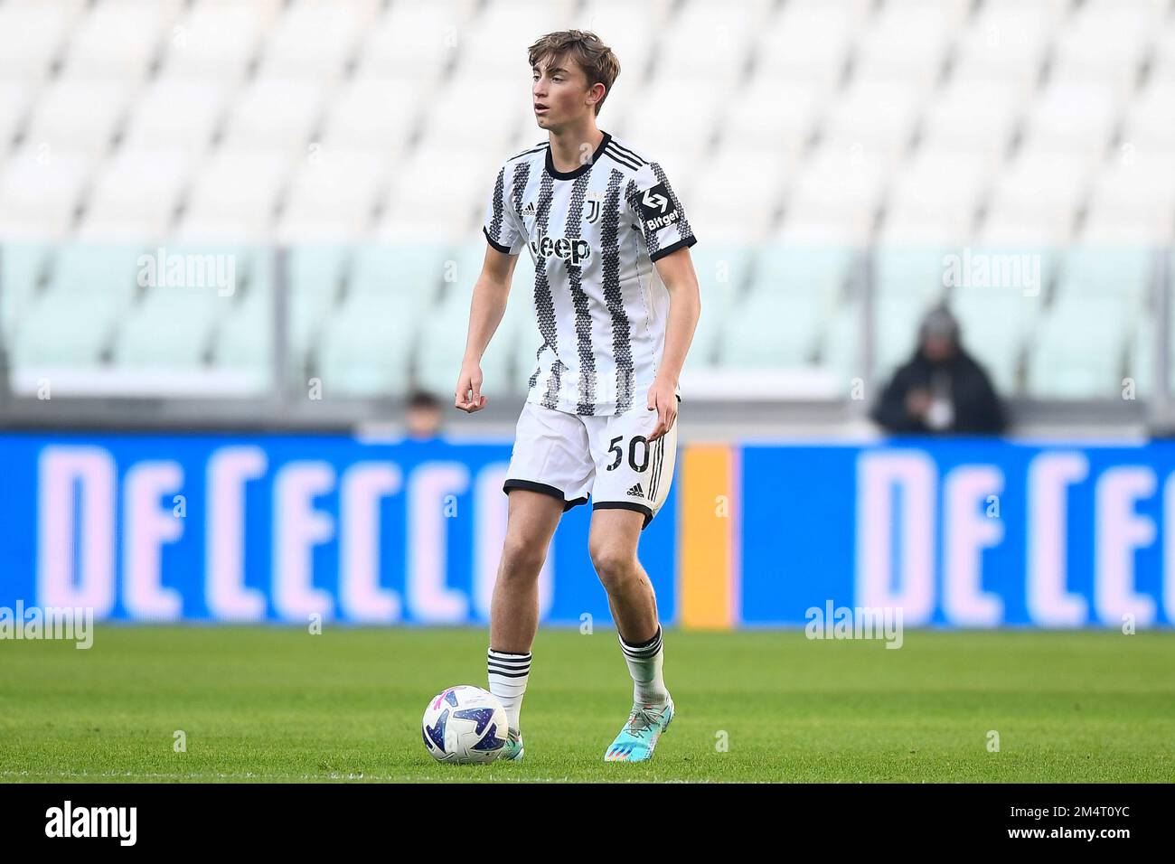 Reports: Juventus, Dean Huijsen agree to contract extension - Black & White  & Read All Over