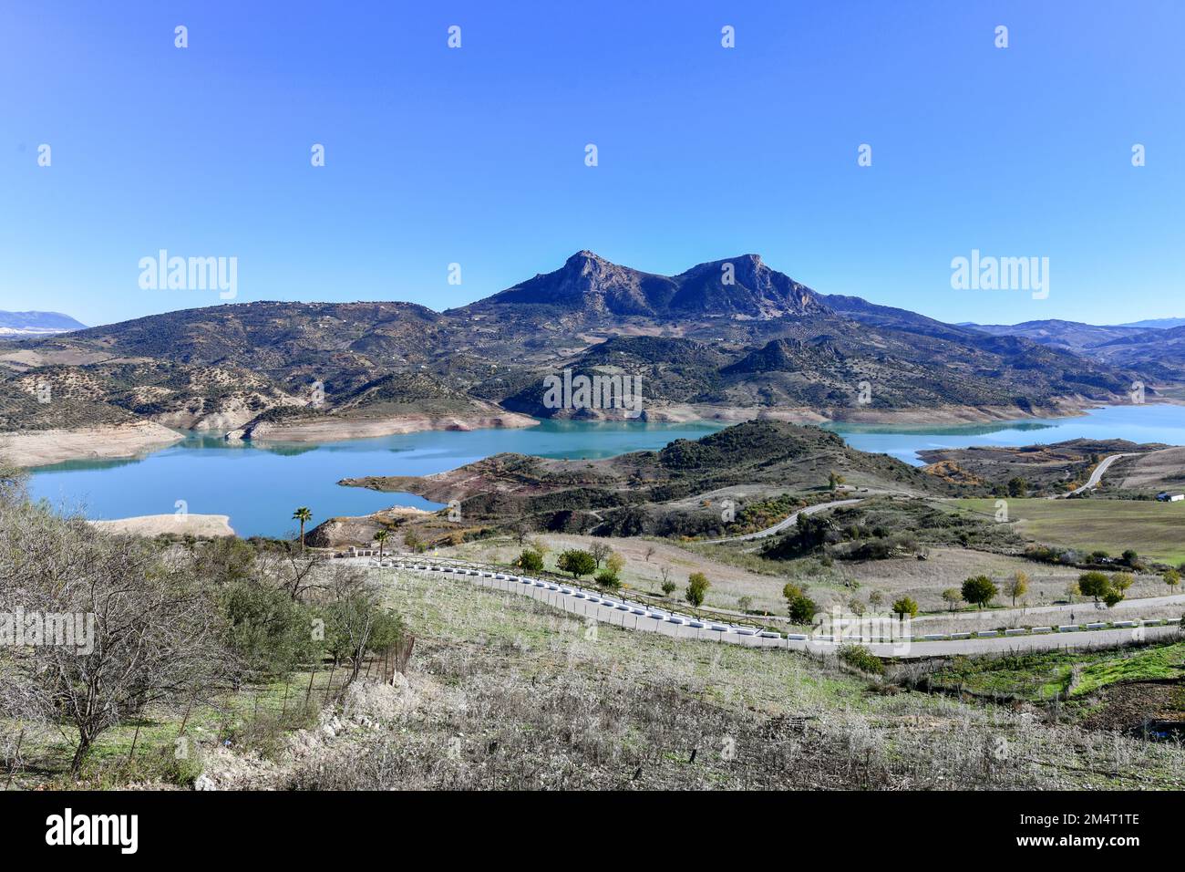 Zahara el gastor reservoir cadiz hi-res stock photography and images ...
