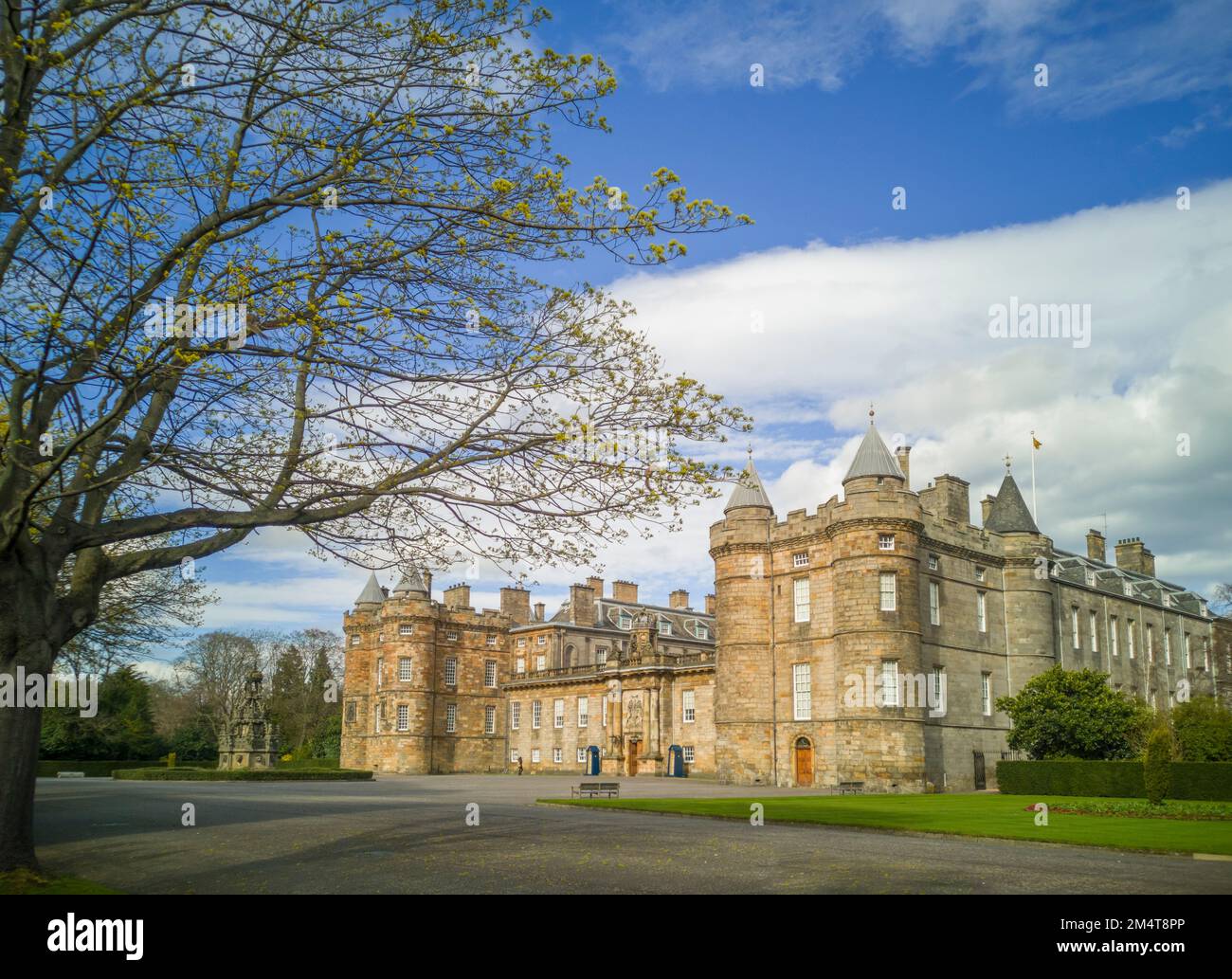 6th April 2022. Scotland, UK weather. Blue skies today at The Palace of Holyroodhouse, Edinburgh, Scotland.  Commonly referred to as Holyrood Palace o Stock Photo