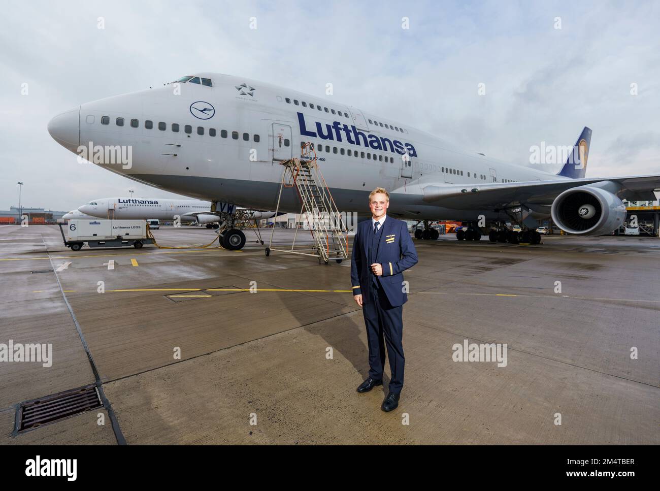 PRODUCTION 08 December 2022, Hessen, Frankfurt/Main Alexander Böhmer, Lufthansa flight