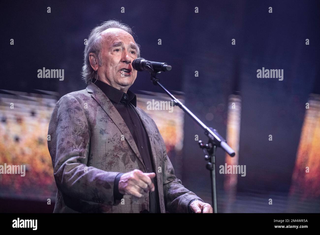 Joan Manuel Serrat performing at Palau Sant Jordi, Barcelona 22 Dic