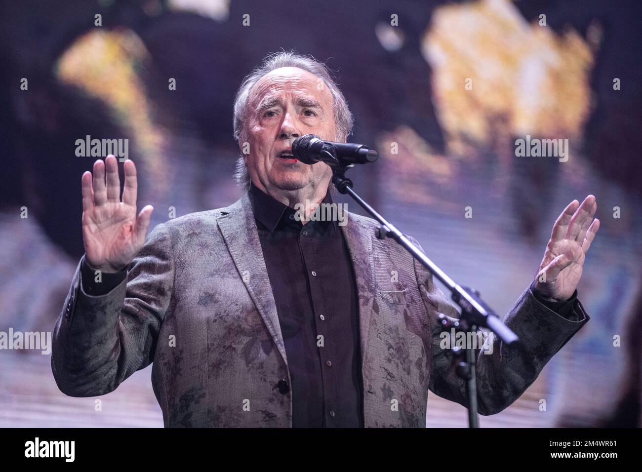 Joan Manuel Serrat performing at Palau Sant Jordi, Barcelona 22 Dic. 2022. Photographer: Ale Espaliat Stock Photo