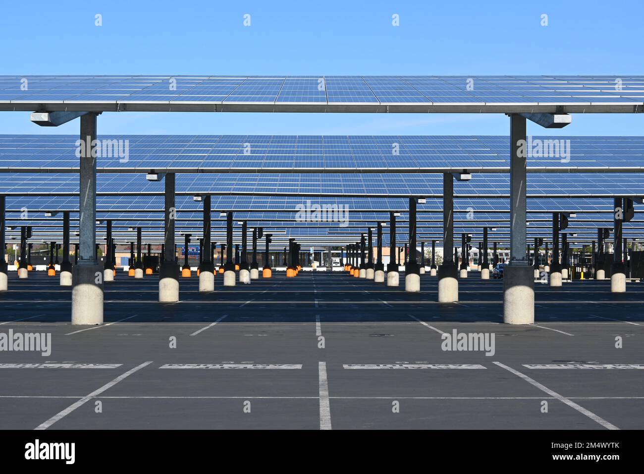 COSTA MESA, CALIFORNIA 19 DEC 2022 Solar Panels in the Adams Lot on