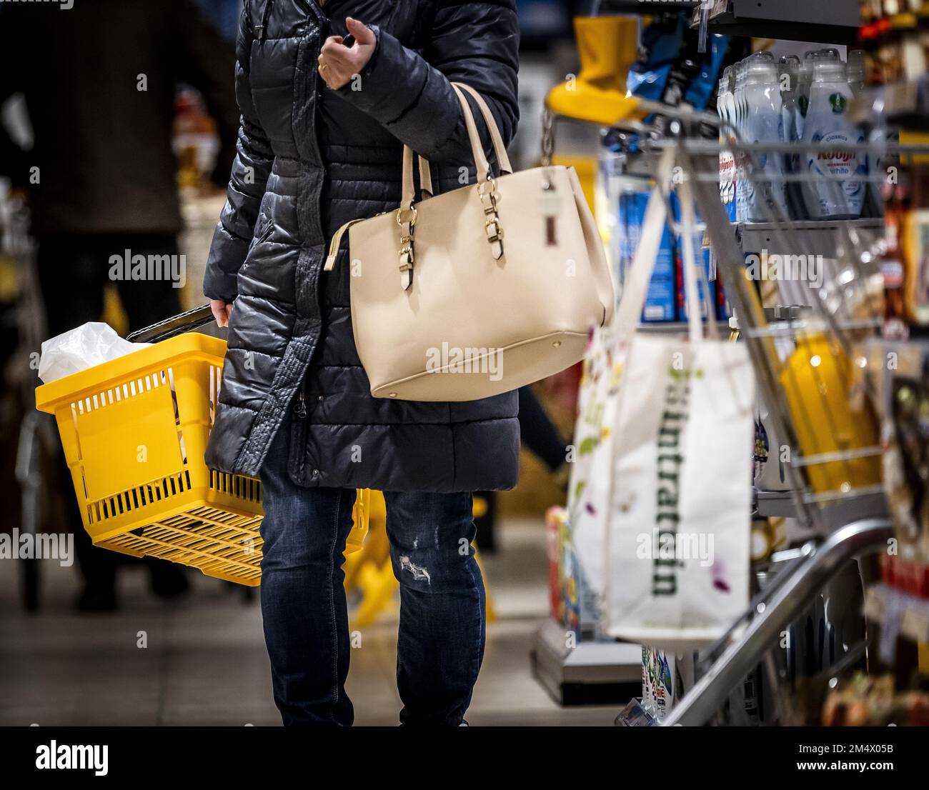 AMSTELVEEN Shoppers in a supermarket. More and more supermarkets are