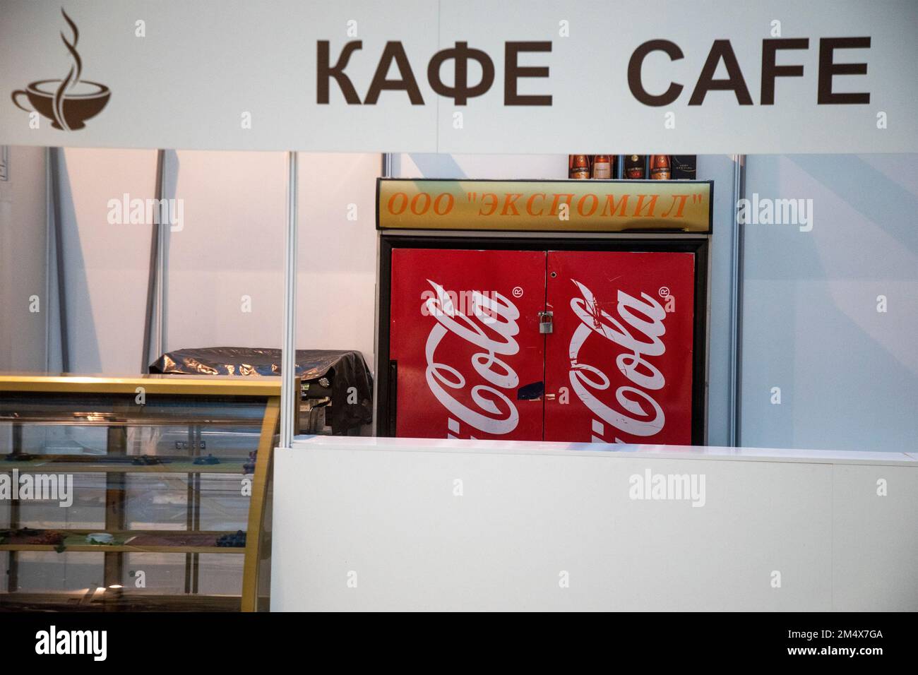 Moscow Cola Moscow, Russia. 18th of December, 2022. A closed cafe with Coca Cola ...