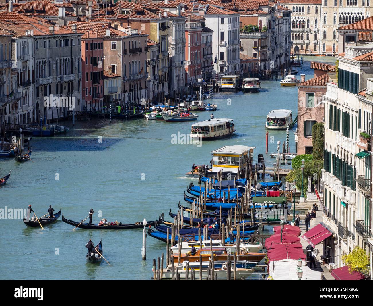 View down venice canal hi-res stock photography and images - Alamy