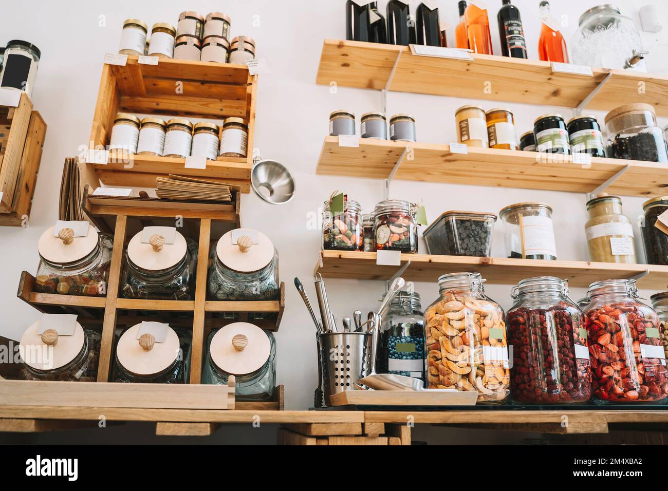 Convenience store food waste hires stock photography and images Alamy