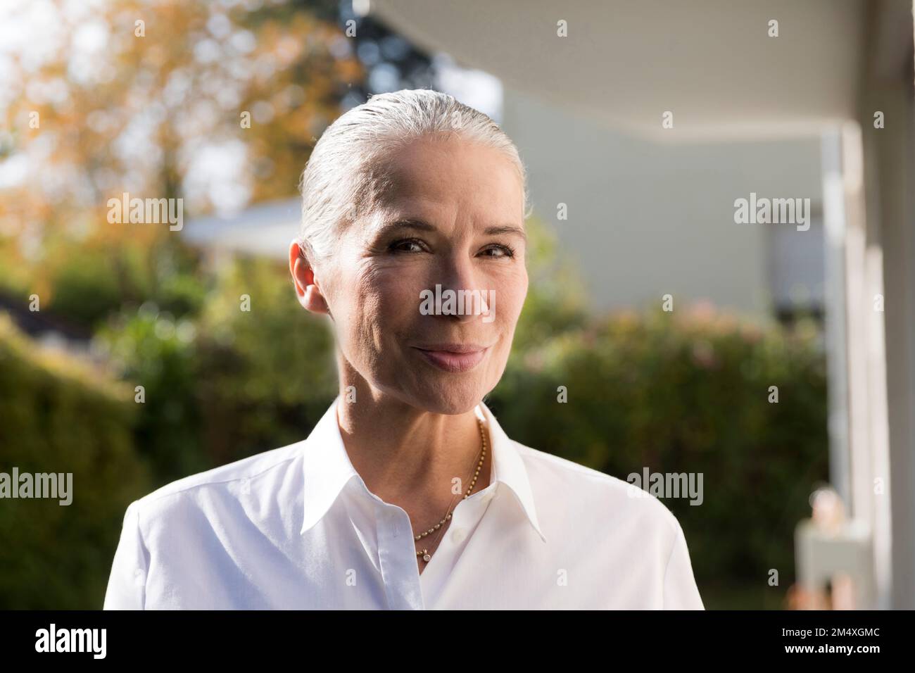 Confident sales hi-res stock photography and images - Alamy