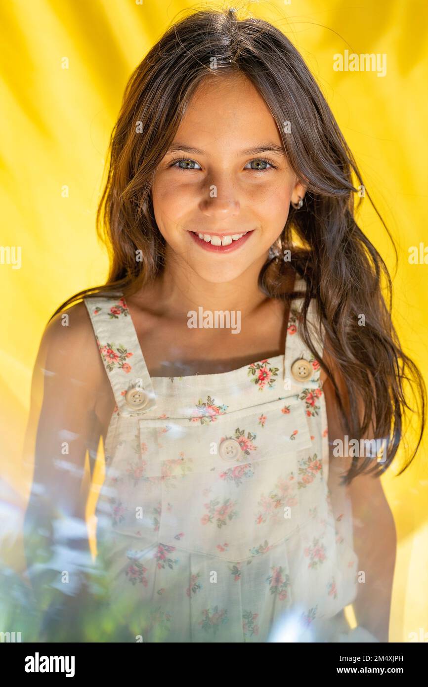 Girl in floral dress hi-res stock photography and images - Alamy