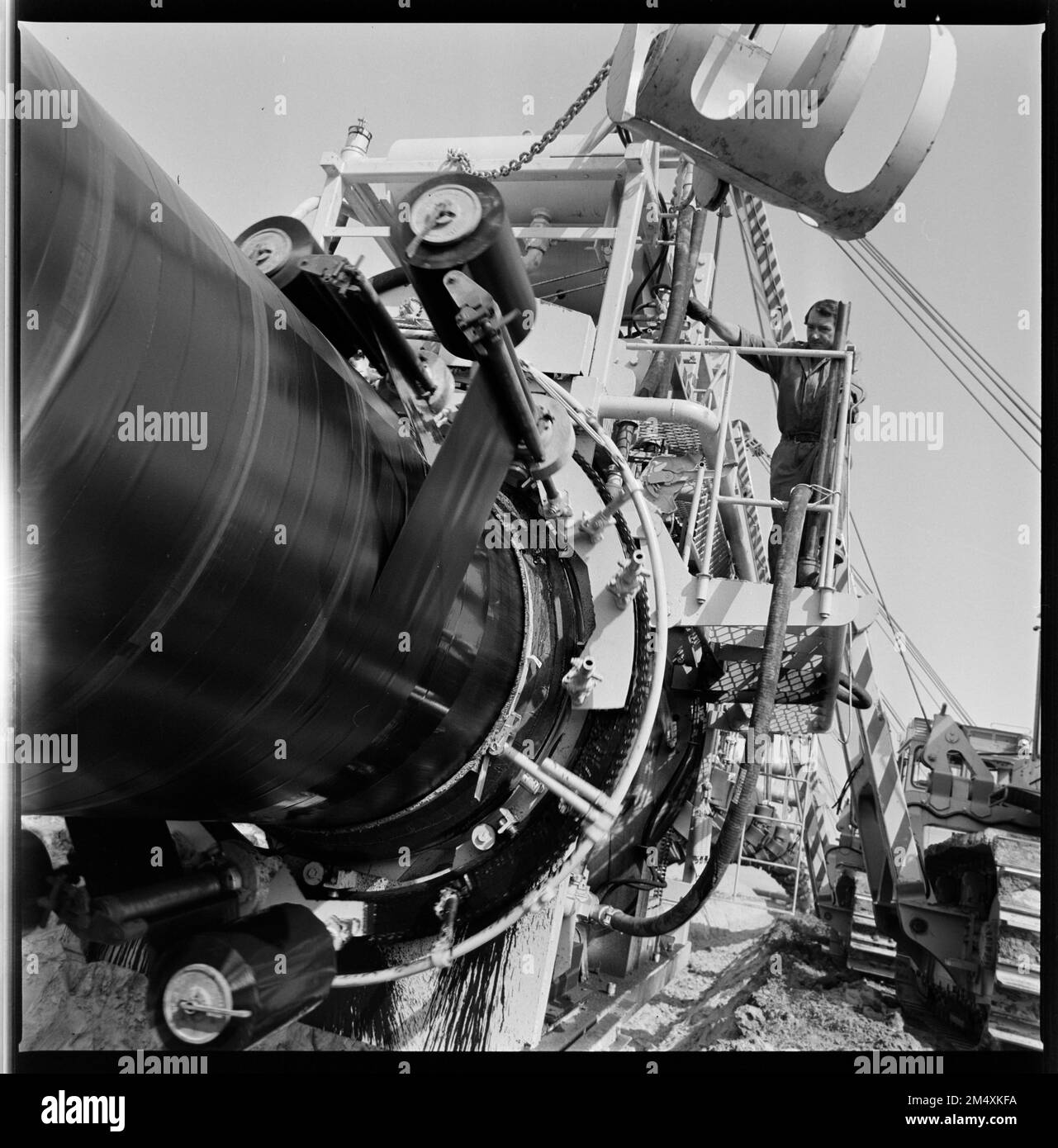 august-1983-file-photo-transit-pipeline-laying-the-first