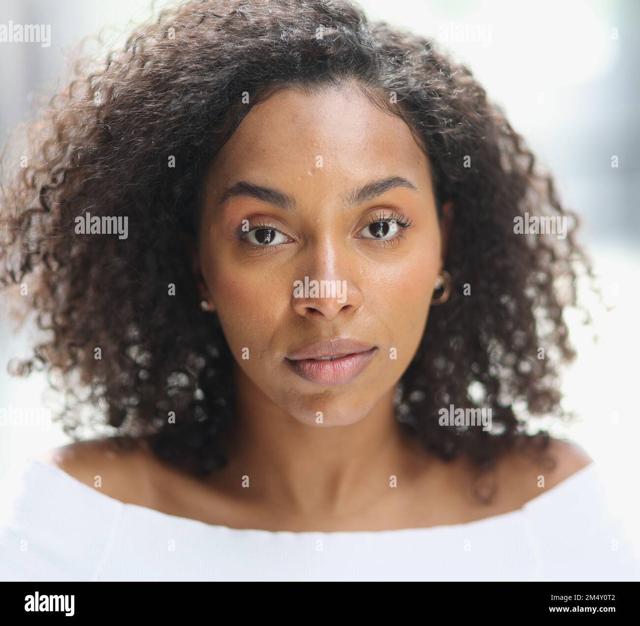 Portrait of a young African American woman Stock Photo - Alamy