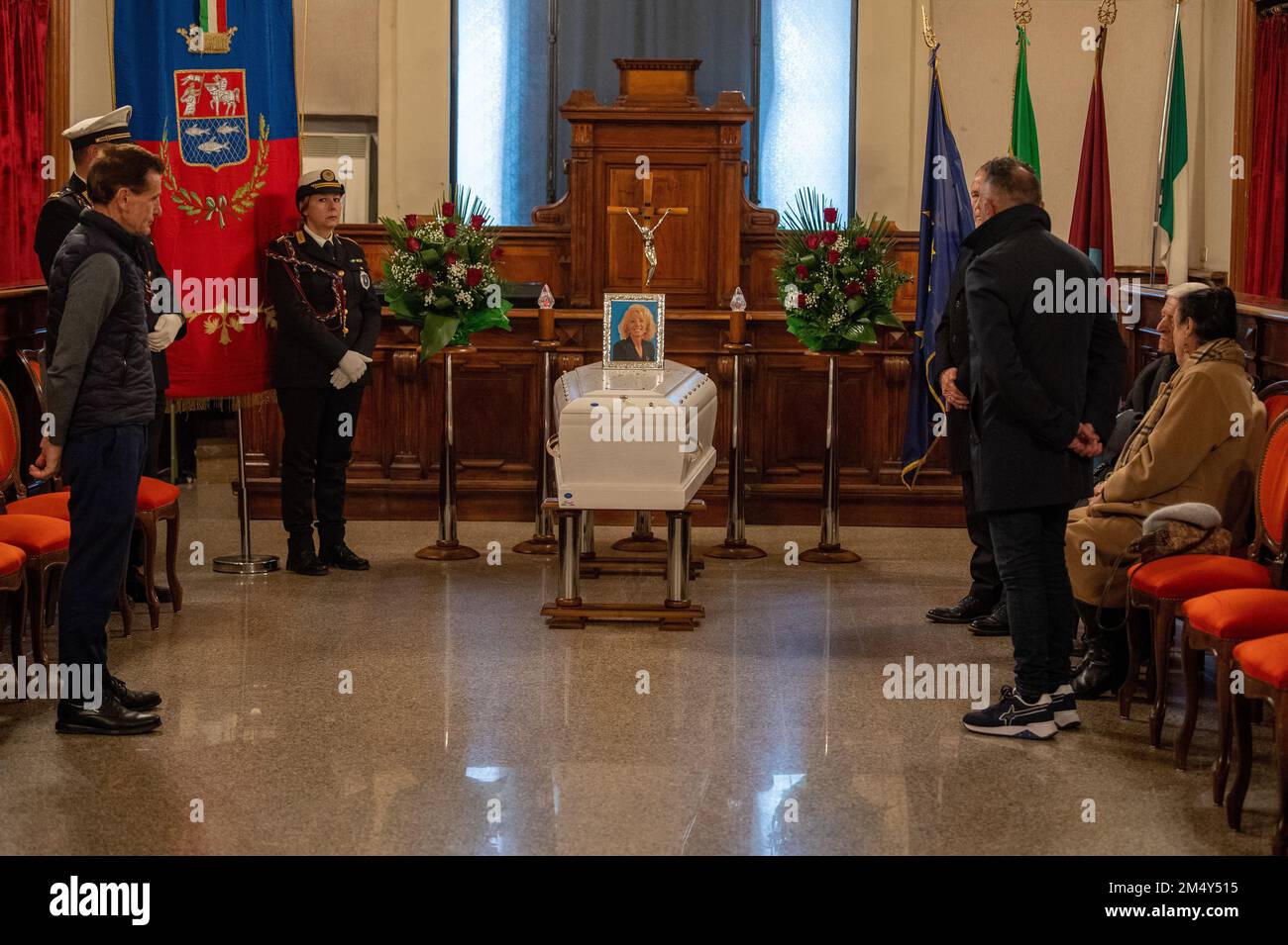 Rieti, Rieti, Italy. 23rd Dec, 2022. Lidia Nobili's funeral chamber in the Council Chamber of the Municipality of Rieti2. Lidia Nobili, a Forza Italia exponent and close friend of Silvio Berlusconi, was a majority municipal councilor and former councilor in the Lazio Region. She is also a candidate in the next Lazio local government elections. (Credit Image: © Riccardo Fabi/Pacific Press via ZUMA Press Wire) Credit: ZUMA Press, Inc./Alamy Live News Stock Photo