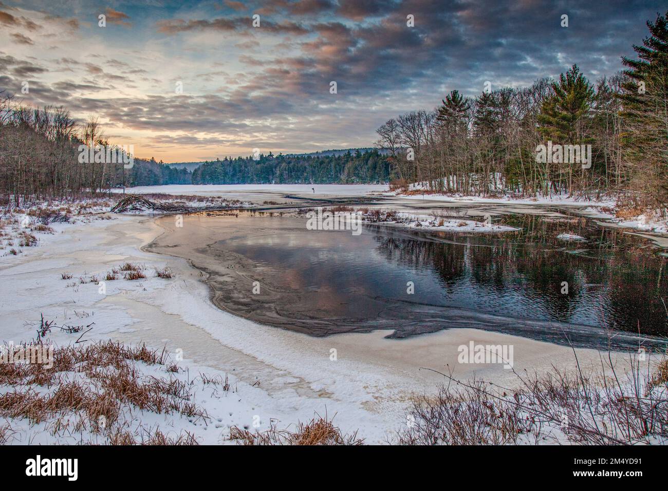 Stone Bridge Pond in Templeton, MA Stock Photo Alamy