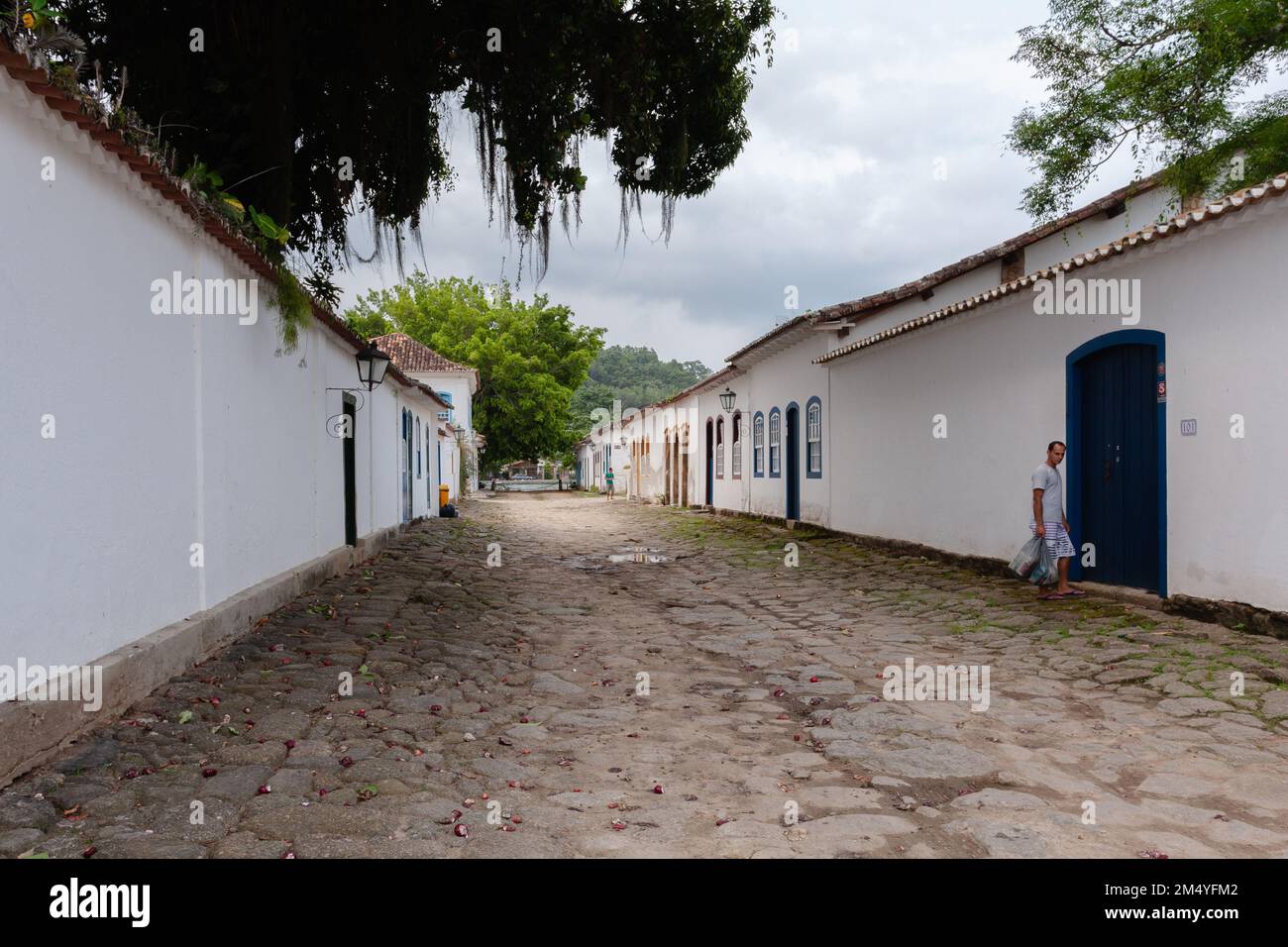 Paraty, RJ, Brazil. 27 December, 2012. A general view shows historic buildings and cobblestone paved streets in the Historic Center District of Paraty, Rio de Janeiro, Brazil. The historic center of Paraty, were inscribed on UNESCO World Heritage List in 2019 under the title 'Paraty and Ilha Grande'. Stock Photo