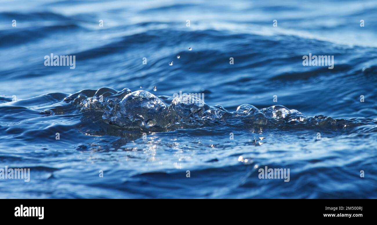 Rushing ocean water white foam hi-res stock photography and images - Alamy