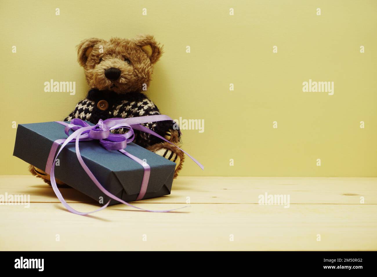 Card invitation blue teddy bear hi-res stock photography and images - Alamy