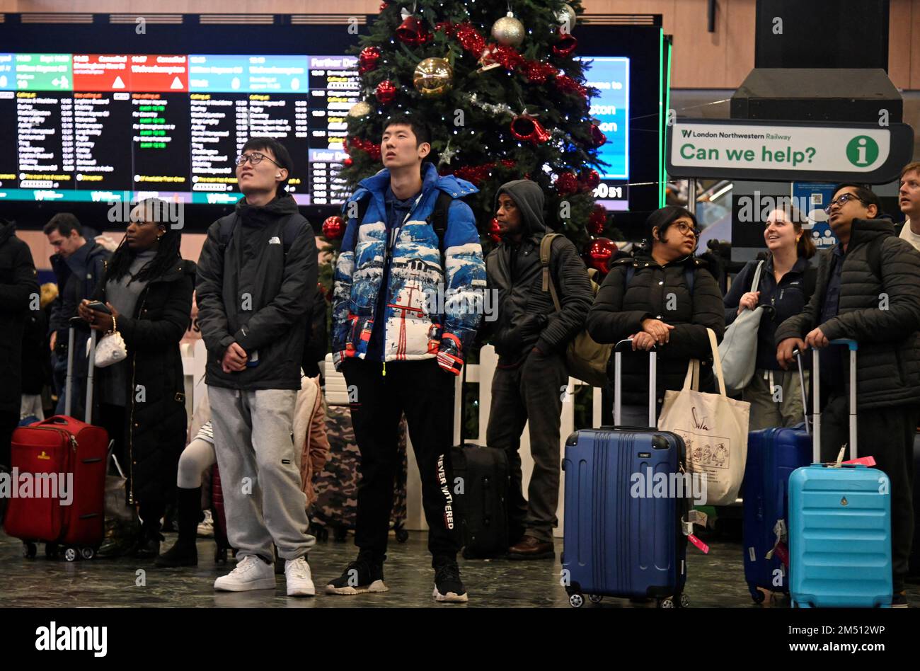 Euston station christmas hires stock photography and images Alamy