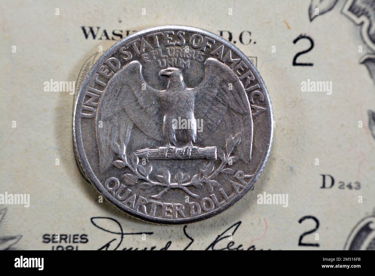 The bald eagle (Haliaeetus leucocephalus) from the reverse side of a quarter dollar coin, 25 twenty five American cents series 1963, old USA vintage r Stock Photo