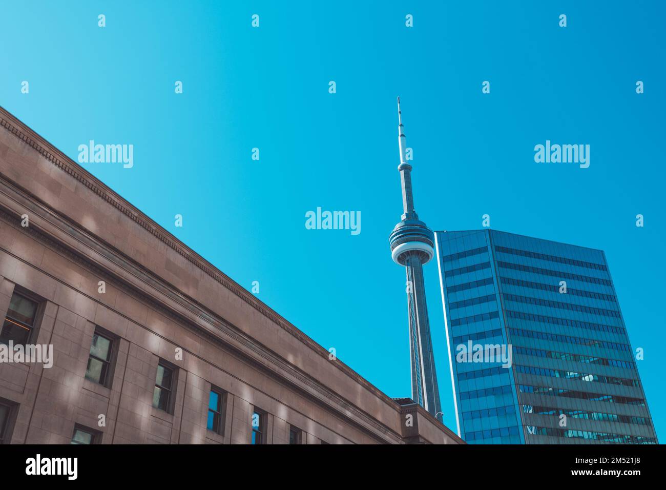 Office industrial buildings toronto hi-res stock photography and images ...