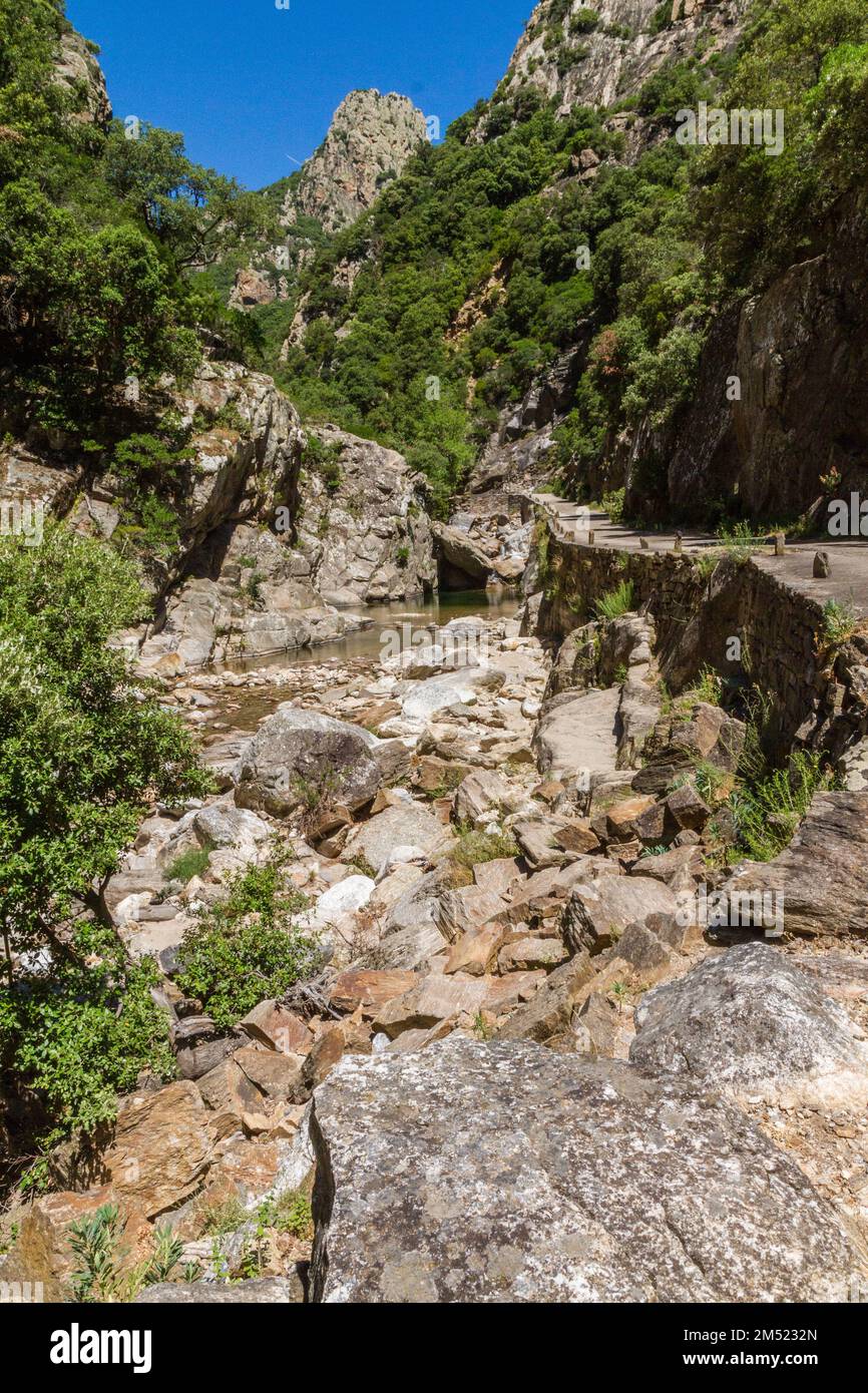 Rocky mountain path hi-res stock photography and images - Alamy