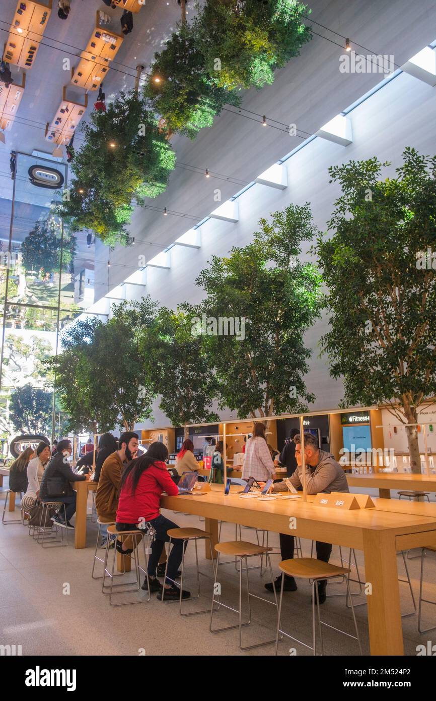 Apple the grove hires stock photography and images Alamy