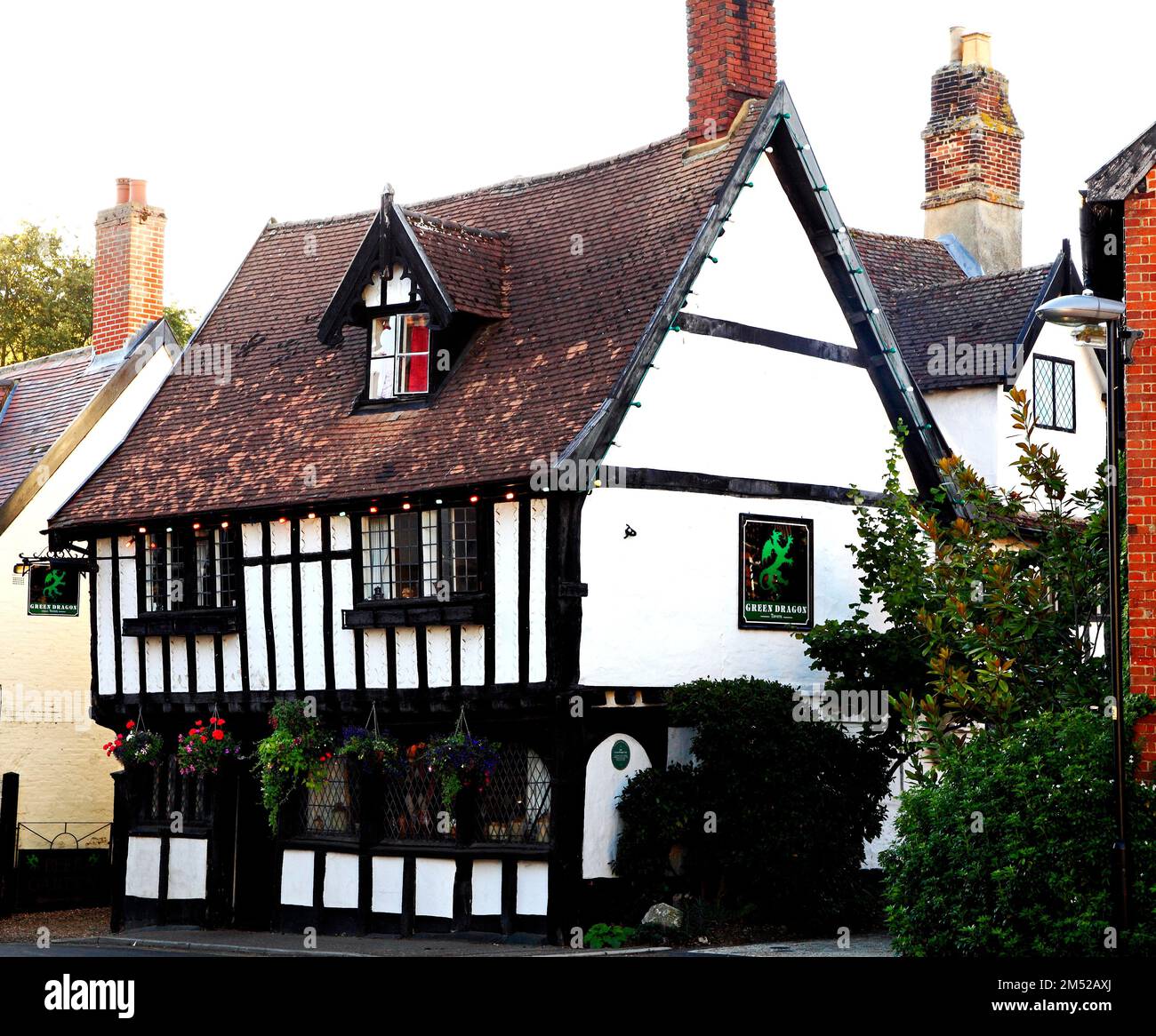 Wymondham, Norfolk, The Green Dragon, mid 15th century, timbered building, pub, public house, England, UK Stock Photo