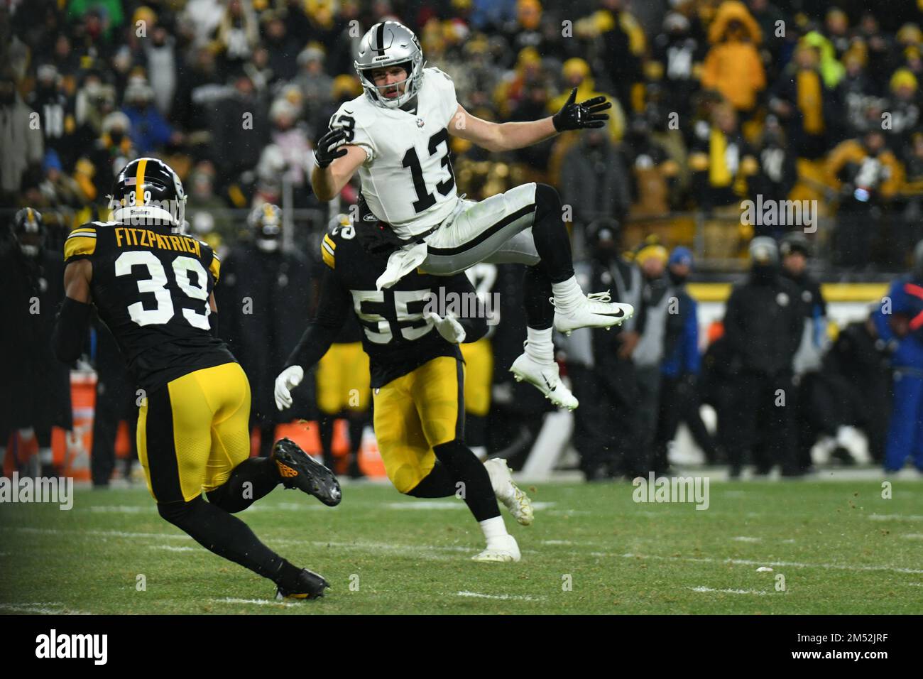 Pittsburgh, Pennsylvania, USA. 24th Dec, 2022. December 24th, 2022  Pittsburgh Steelers safety Minkah Fitzpatrick (39) entrance during  Pittsburgh Steelers vs Las Vegas Raiders in Pittsburgh, PA. Jake  Mysliwczyk/BMR (Credit Image: © Jake