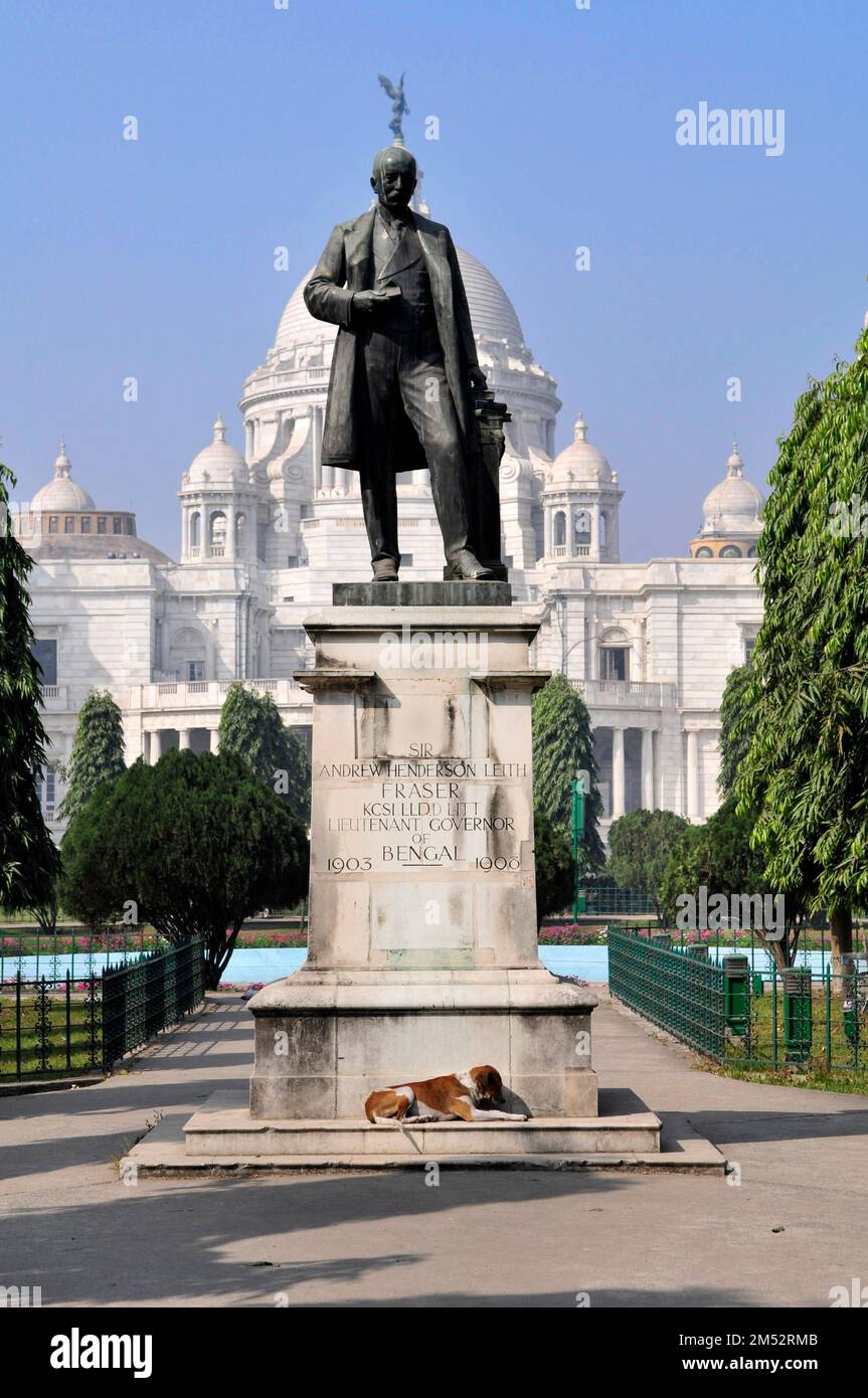 Statue of Sir Andrew Henderson Leith Fraser in front of the Victoria Memorial Hall in Kolkata West Bengal India. Stock Photo