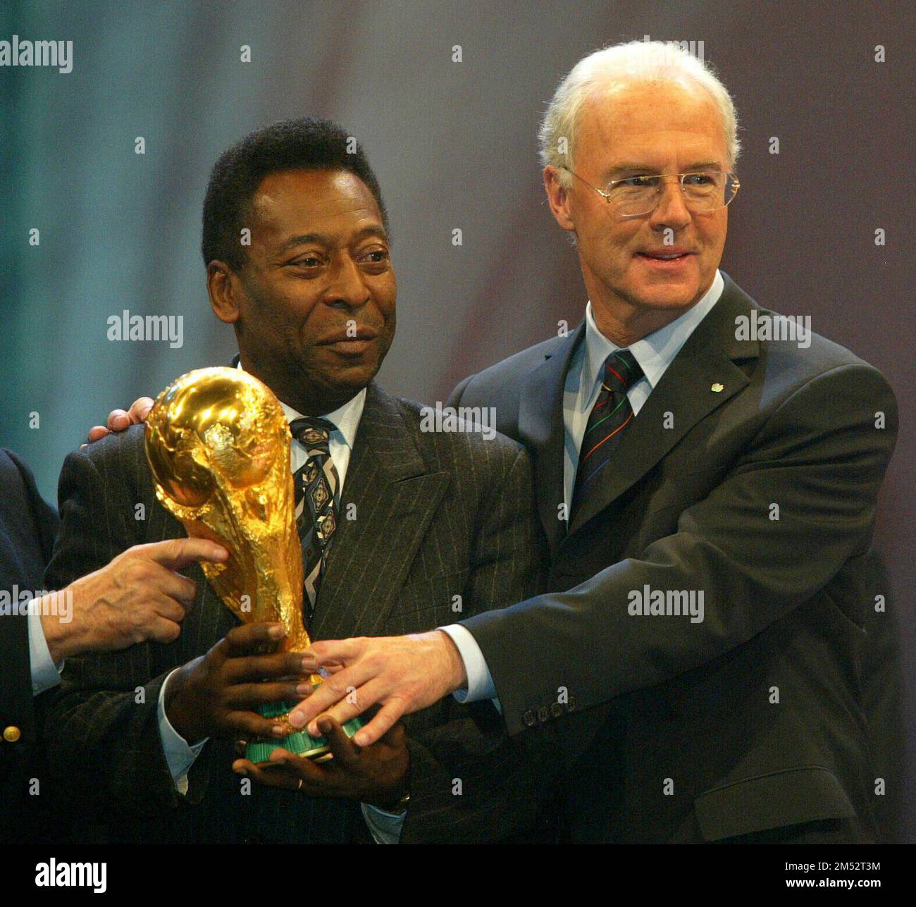 Football 05 12 2003 hires stock photography and images Alamy