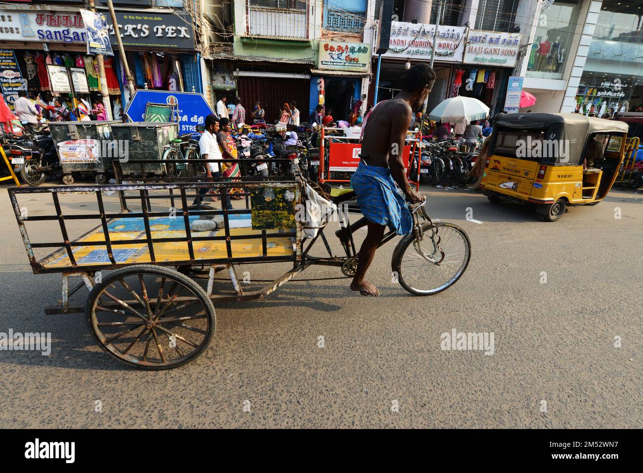 The vibrant old city of Madurai, Tamil Nadu, India Stock Photo Alamy