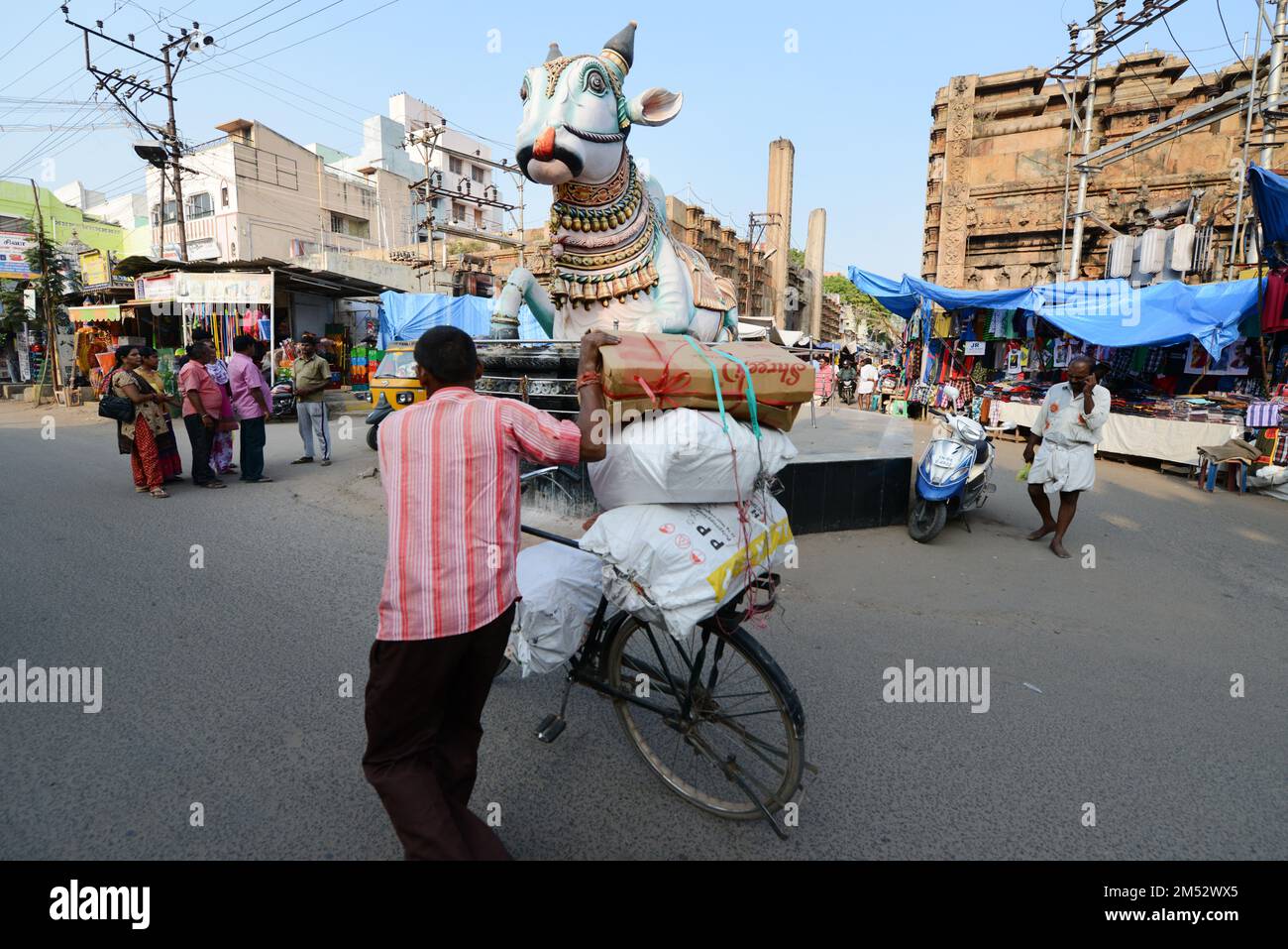 Nandi (Shiva’s bull) statue in a roundabout in the old city of Madurai