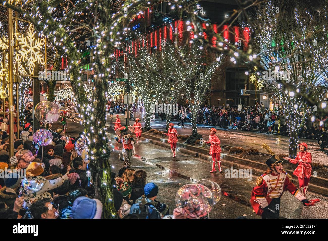 Performances are held on floats and on the streets. Nearly a thousand people celebrated