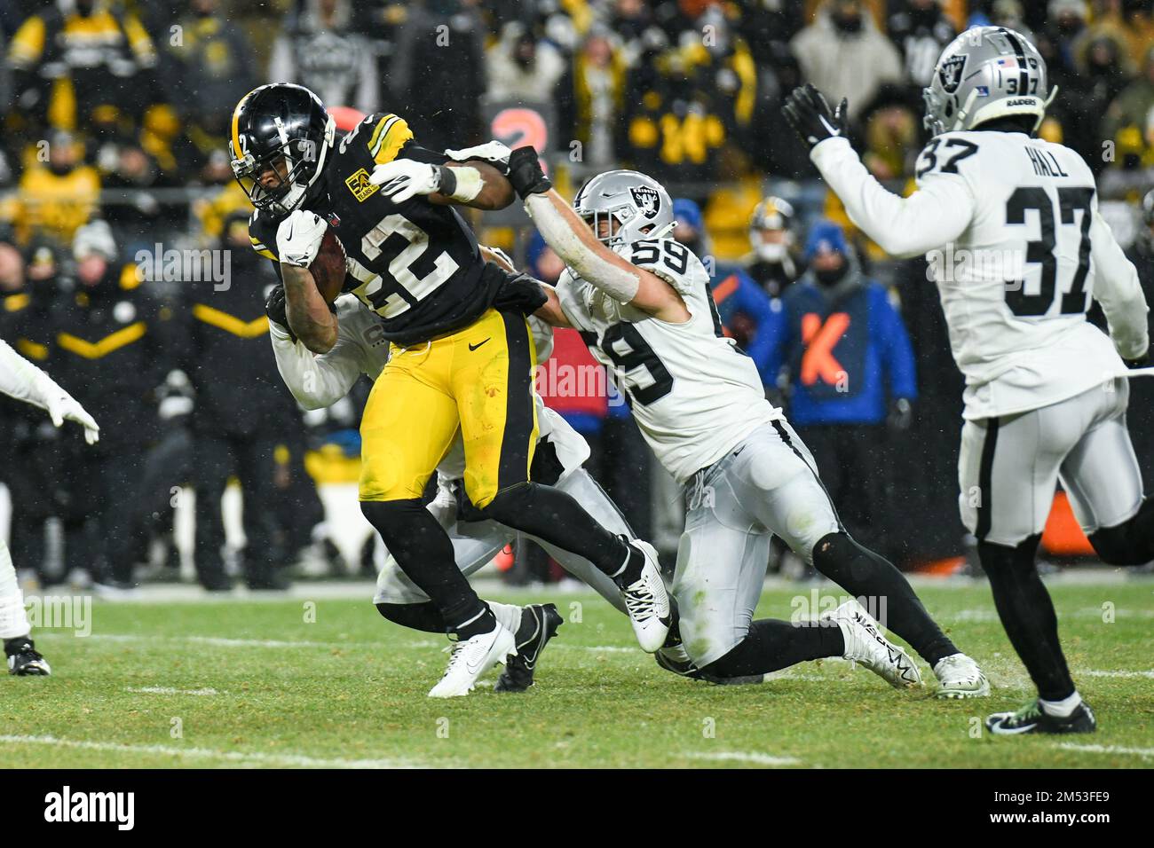 Las Vegas Raiders linebacker Luke Masterson (59) against the