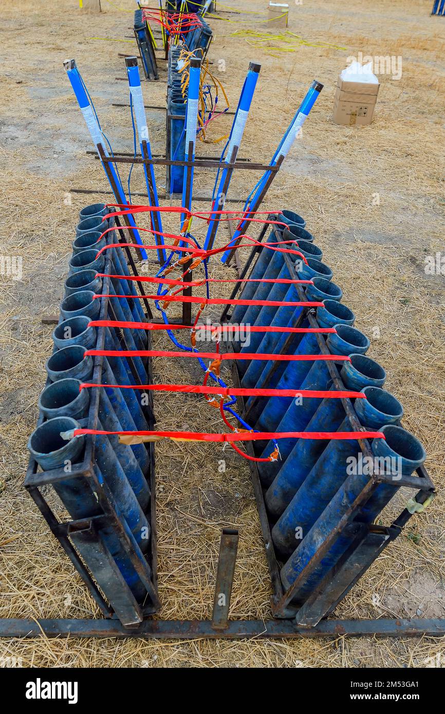 Preparation and configuration of professional fireworks projectiles