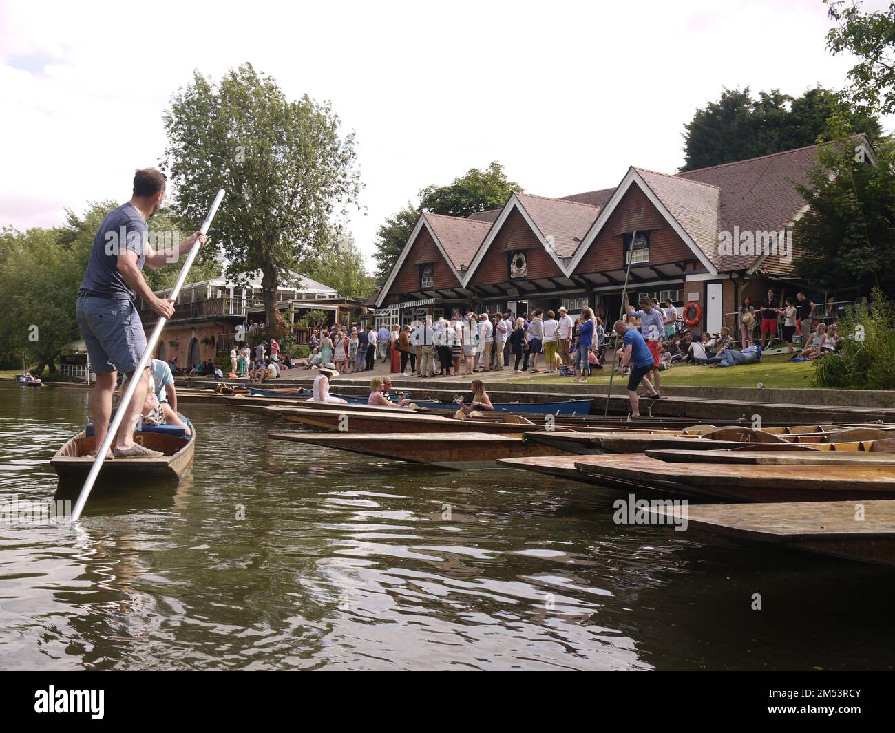 Cherwell Boathouse, Oxford, UK, on a busy July afternoon in 2015 Stock Photo