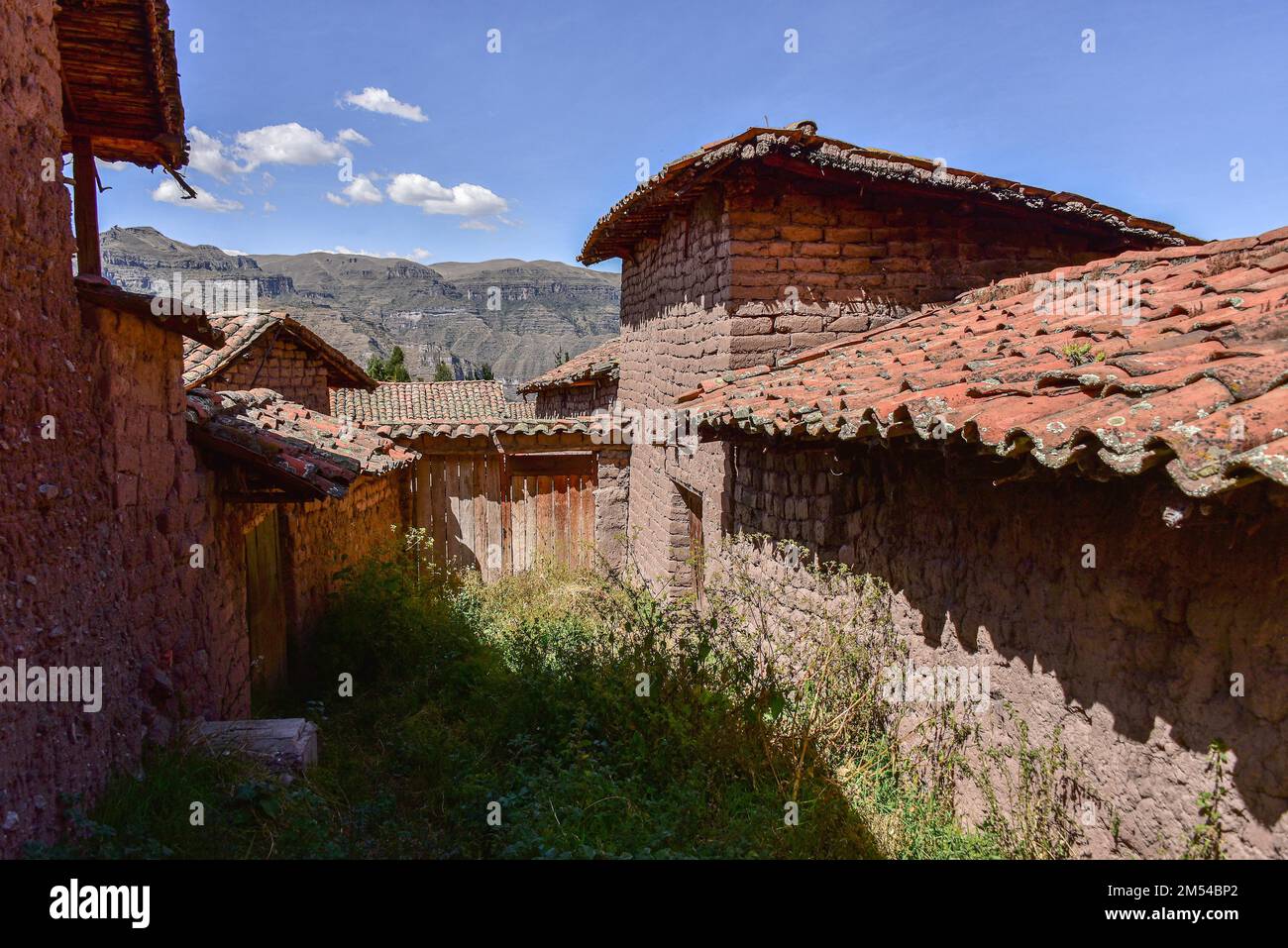 Houses in typical village, Andes, near Cusco, Peru, South America Stock Photo