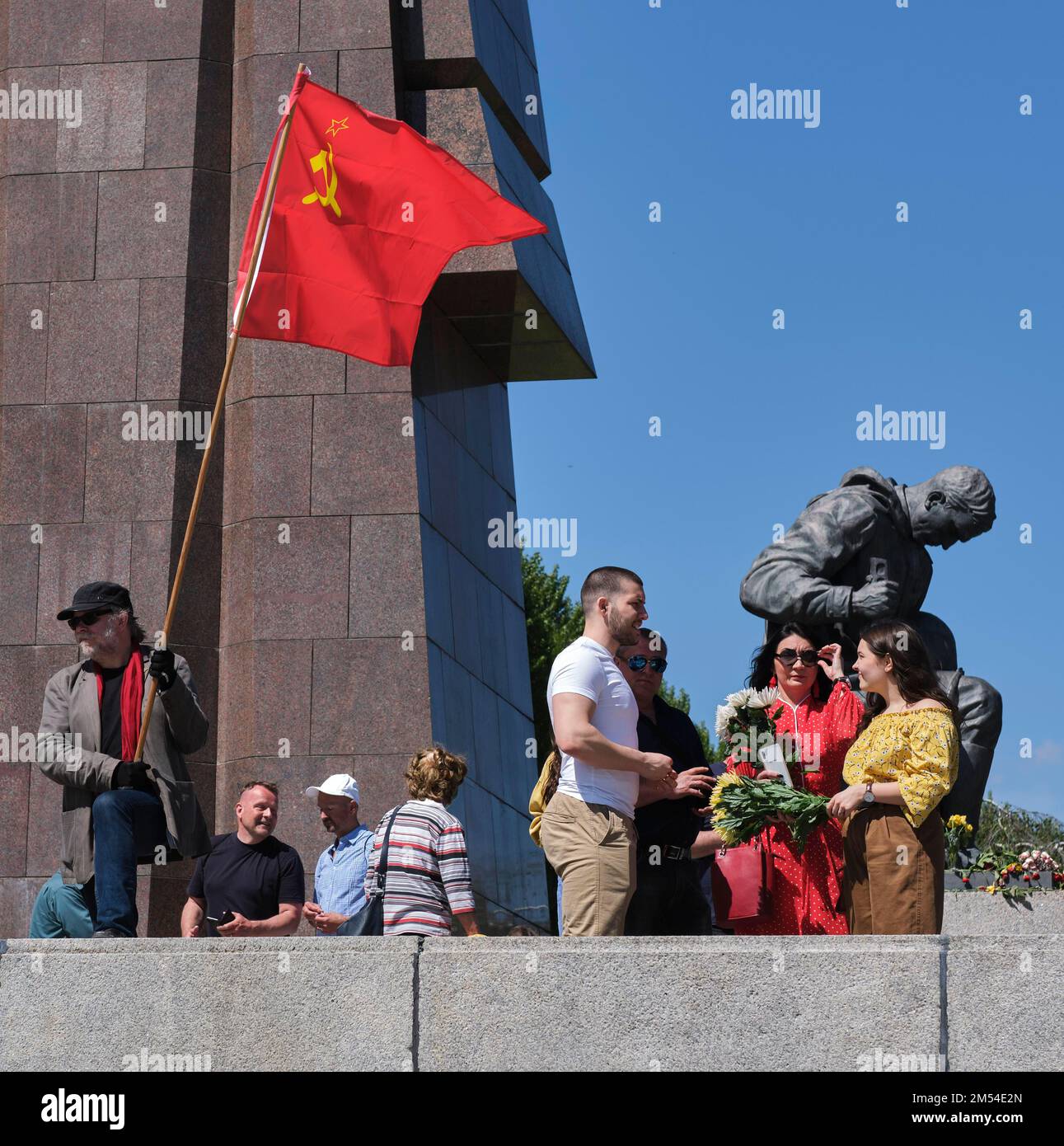 Germany, Berlin, 09. 05. 2020, Victory Day (over Hitler's fascism), Soviet Memorial Berlin-Treptow, Soviet flag Stock Photo