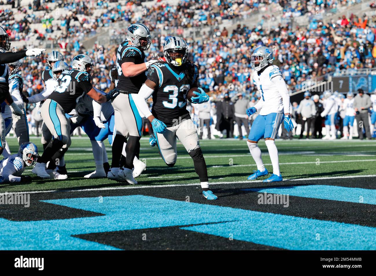 Washington Redskins vs. Carolina Panthers. Fans support on NFL Game.  Silhouette of supporters, big screen with two rivals in background Stock  Photo - Alamy