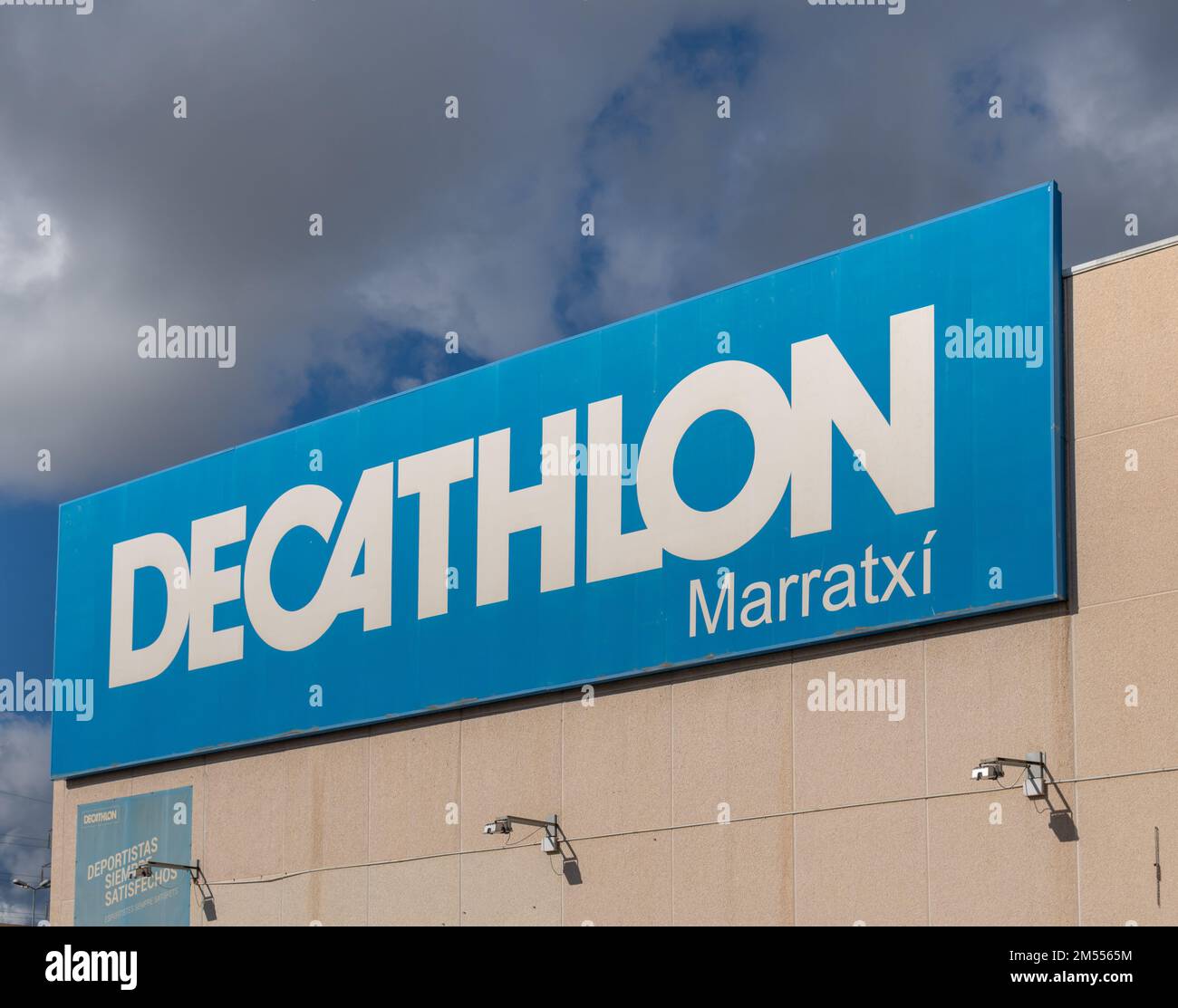 Sao Paulo, Brazil - december 29 2019 - Decathlon sign on building in  Paulista avenue. Decathlon is a french company and one of the world's  largest sporting goods retailers Photos