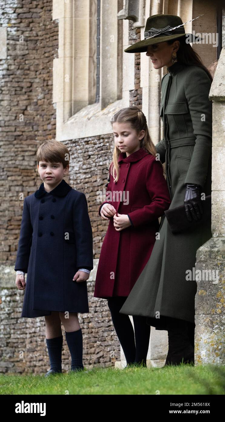 Sandringham, UK. 25 December, 2022.  Prince Louis , Princess Charlotte and Catherine, Princess of Wales attend the Christmas Day service at Sandringha Stock Photo