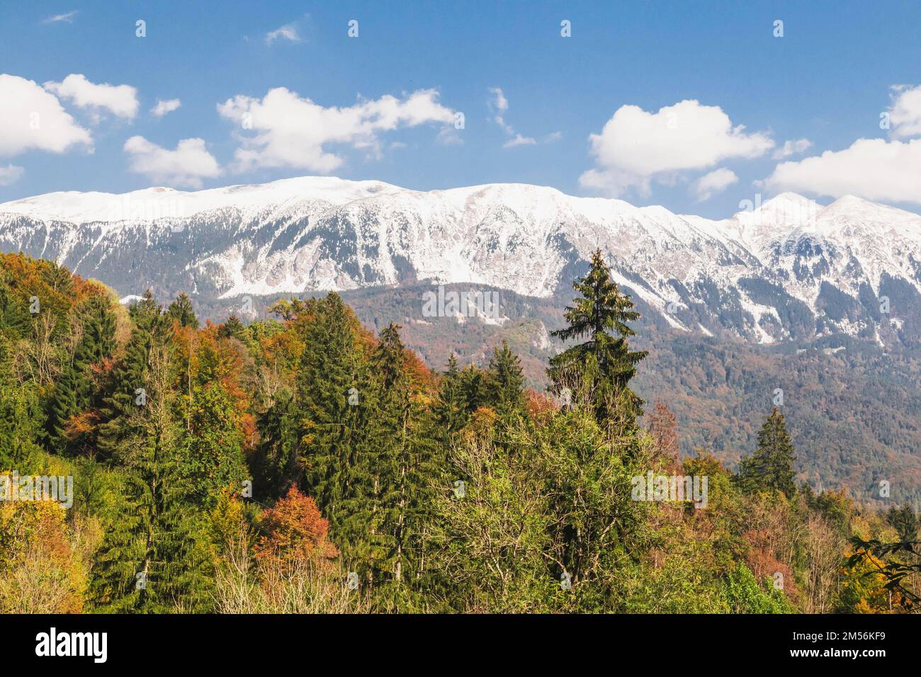 Majestic snow capped mountain peak hi-res stock photography and images ...