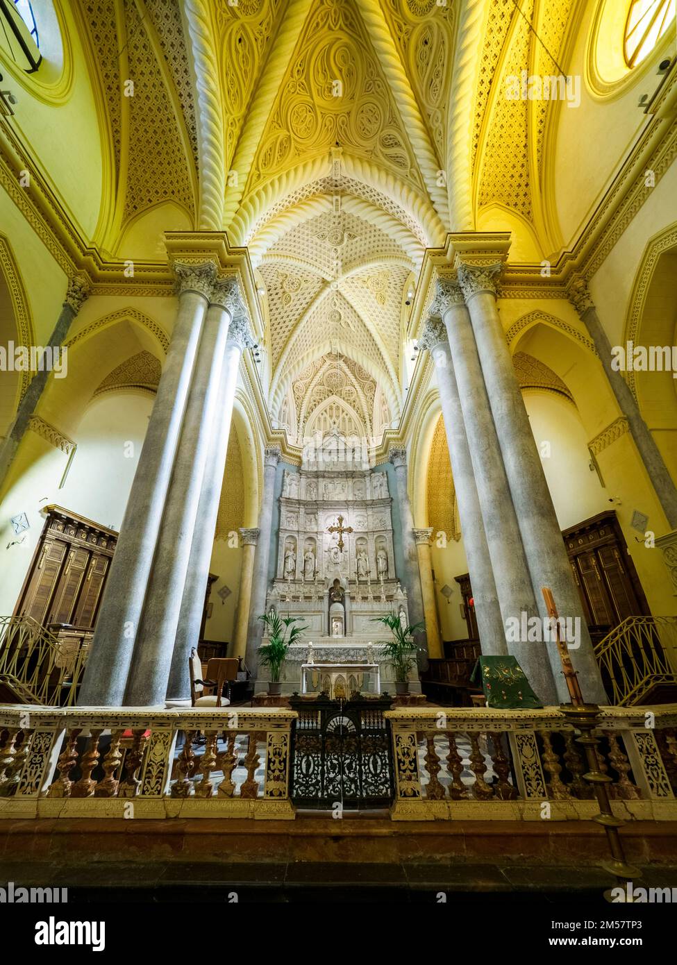 Main altar in the apse. The marble altarpiece is the work of Giuliano Mancino (1513) - The Royal Cathedral (Real Duomo) of Erice - Sicily, Italy Stock Photo